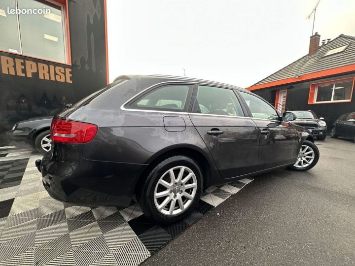 Audi A4 Avant 2.0 TDI 143CH DPF AMBIENTE Gris - 8