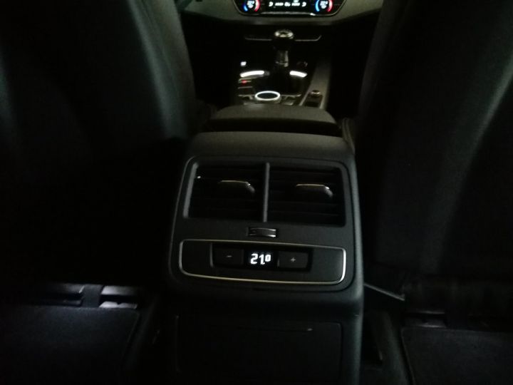 Audi A4 Avant 2.0 TDI 150 CV SLINE Noir - 11