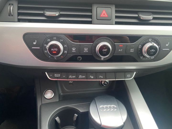 Audi A4 AVANT 2.0 TDI 150cv BUSINESS LINE gris - 13