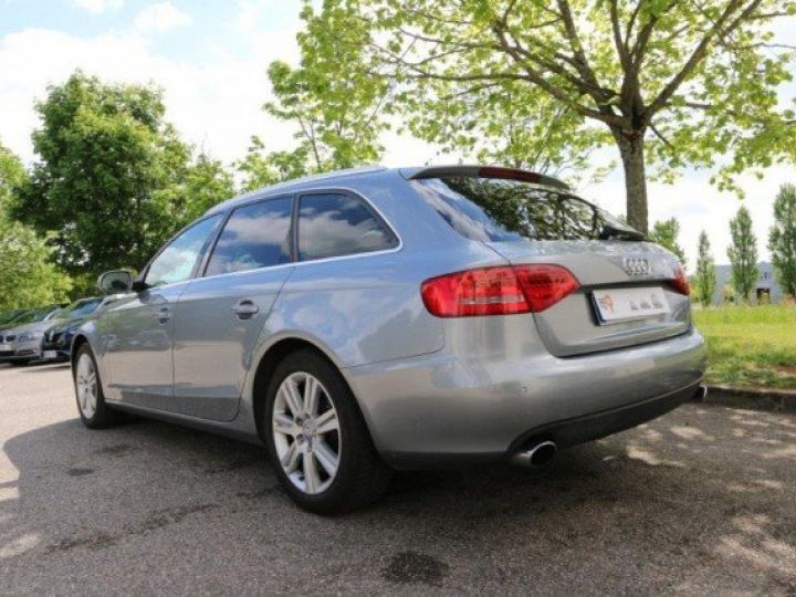 Audi A4 Avant 2.0 TFSI AMB.211CV QUATTRO S-TRONIC     Essence GRIS METAL - 25