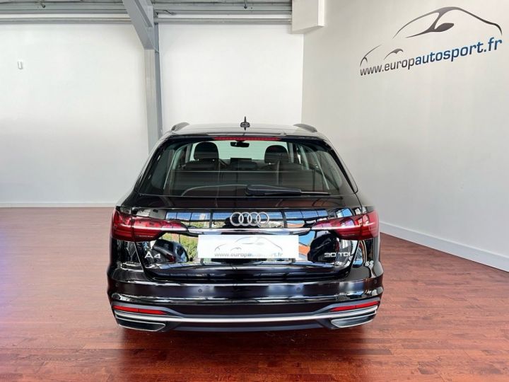 Audi A4 Avant 30 TDI 136CH BUSINESS LINE S TRONIC 7 7CV Noir - 7