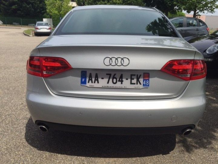 Audi A4 V6 3.2 FSI 265CV QUATTRO AMBIENTE 4P     Essence GRIS METAL - 19