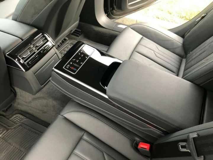 Audi A8 50 TDI 286 Tiptronic 8 Quattro / SON Bang & Olufsen / Affichage tète haute / Caméra 360 / Garantie 12 mois  Noir métallisée  - 13