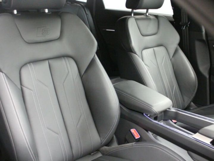 Audi E-tron noir - 10
