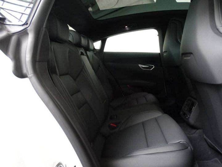 Audi E-tron GT quattro / TOIT PANO – CAMERA 360° - NAV - 1ère main – TVA récup. - Garantie 12 mois Blanc - 10