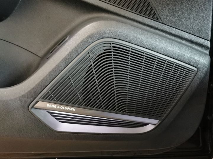 Audi Q2 1.4 TFSI 150 CV DESIGN LUXE S-TRONIC Noir - 9