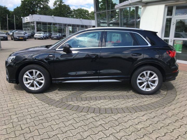 Audi Q3 35 TDI 150ch S tronic 7 NOIR - 4