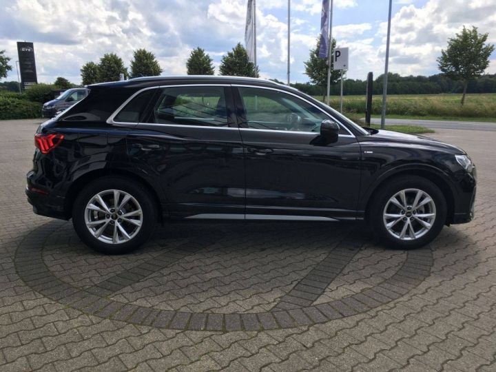 Audi Q3 35 TDI 150ch S tronic 7 NOIR - 8