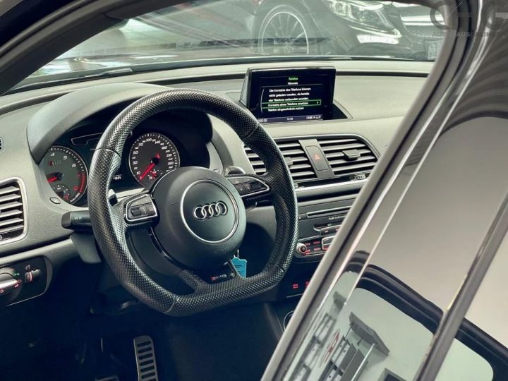 Audi Q3 RSQ3 /2.5 TFSI/ quattro/ performance 367ch/ Toit pano/ 1ère main/ Garantie 12 mois Noir - 8