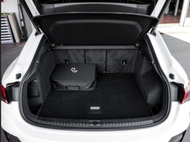 Audi Q3 Sportback 1.4 45 245 BUSINESS LINE /Hybride (essence/électrique)rechargeable  05/2021 Blanc métal  - 2