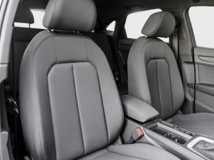 Audi Q3 Sportback 1.4 45 245 BUSINESS LINE /Hybride (essence/électrique)rechargeable  05/2021 Blanc métal  - 6