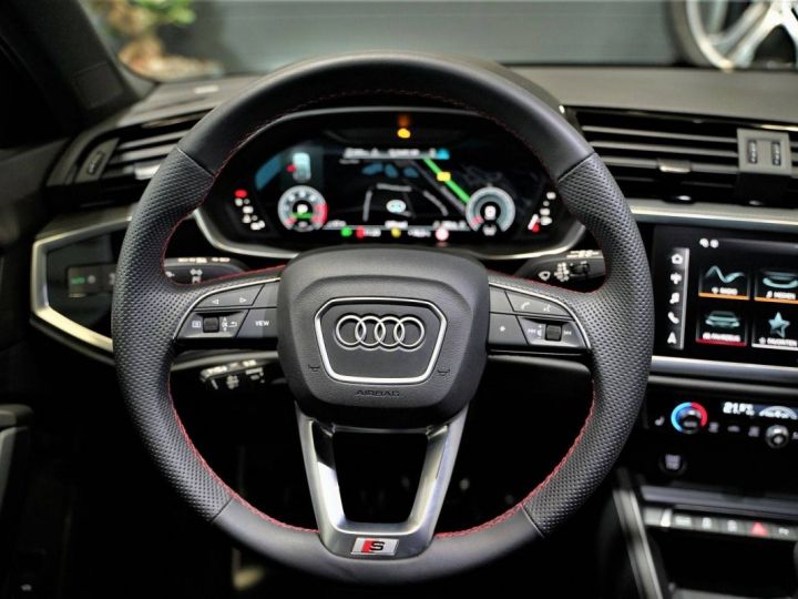 Audi Q3 Sportback 35 2.0TDI quattro S-Line AHK*SONOS Noir Metallisé - 19