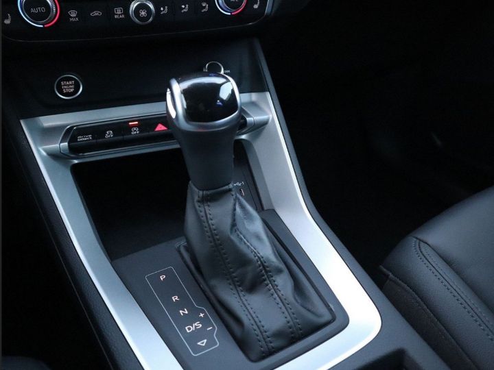 Audi Q3 Sportback 35 TFSI Mild-Hybride/essence/ interieur cuir* Blanc métal  - 6