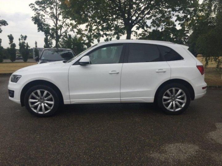 Audi Q5 2.0 TFSI 211 CV AVUS QUATTRO S-TRONIC     Essence BLANC - 6