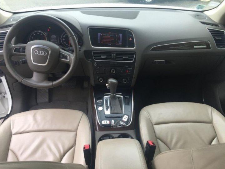 Audi Q5 2.0 TFSI 211 CV AVUS QUATTRO S-TRONIC     Essence BLANC - 9