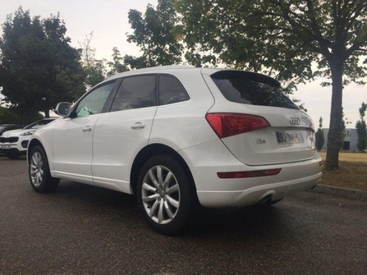 Audi Q5 2.0 TFSI 211 CV AVUS QUATTRO S-TRONIC     Essence BLANC - 26