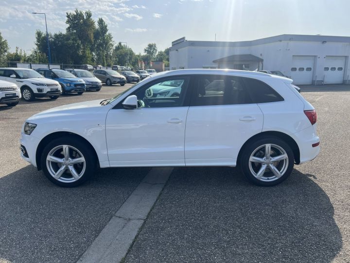 Audi Q5 3.0 V6 TDI 240ch S-line Quattro S tronic 7 GPS Attélage BLANC - 9