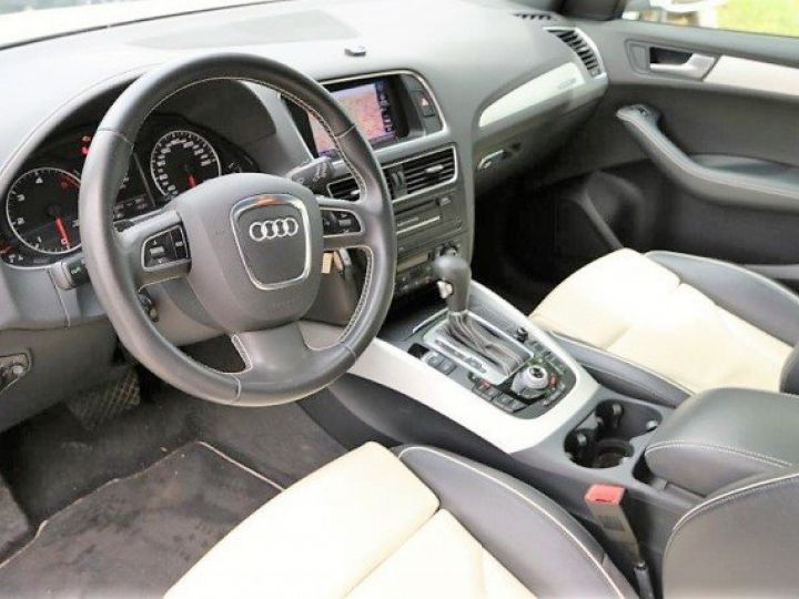 Audi Q5 V6 3.0 TDI 240 CV DPF S-LINE AVUS QUATTRO S-TRONIC7     Diesel BLANC - 7