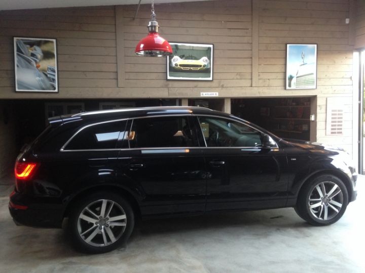 Audi Q7 3.0 TDI 240 cv Avus 7 Pl Noir - 2