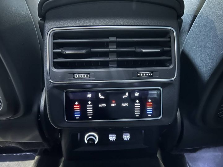 Audi Q8 50 TDI quattro Avus Extended Toit Ouvrant Led ambiance Noir - 11