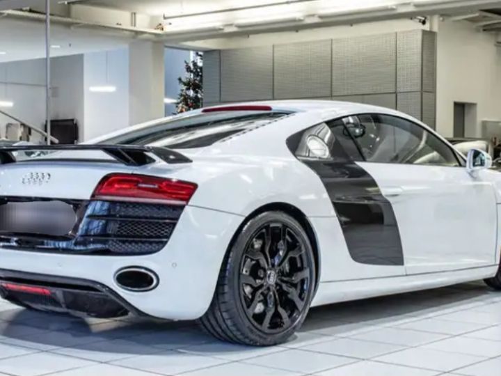 Audi R8 gris sukuza - 5