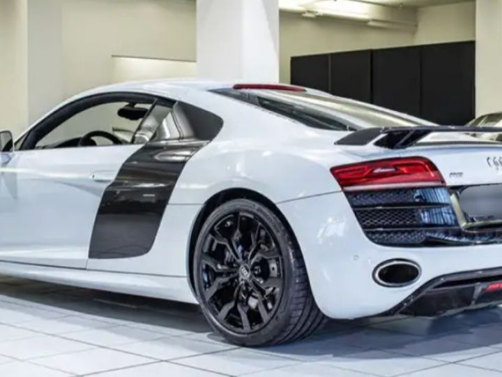 Audi R8 gris sukuza - 6