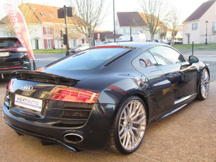 Audi R8 5.2 V10 FSI 525CH R TRONIC 6 Noir - 8