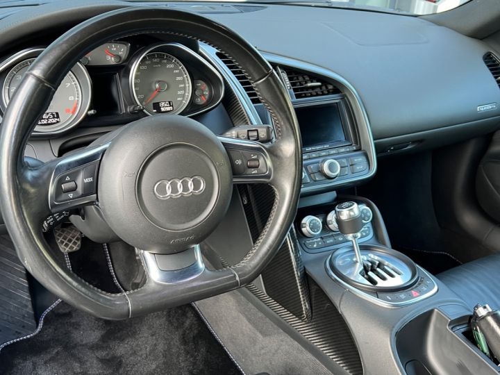 Audi R8 Audi R8 Quattro V8 - crédit 657 euros par mois - boîte manuelle - Packs carbone Blanc - 8