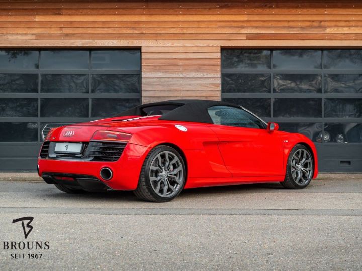 Audi R8 Spyder 5.2 FSI V10 quattro 525ch ROUGE - 27