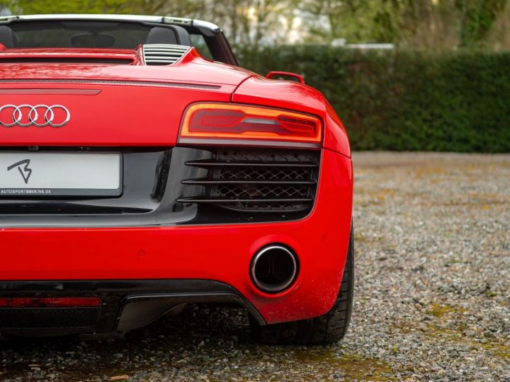 Audi R8 Spyder 5.2 FSI V10 quattro 525ch ROUGE - 4