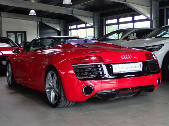 Audi R8 Spyder V10 525ch S tronic Caméra MAGNETICRIDE freins céramique B&O deuxième main Garantie 12 mois Suivi complet ROUGE - 9