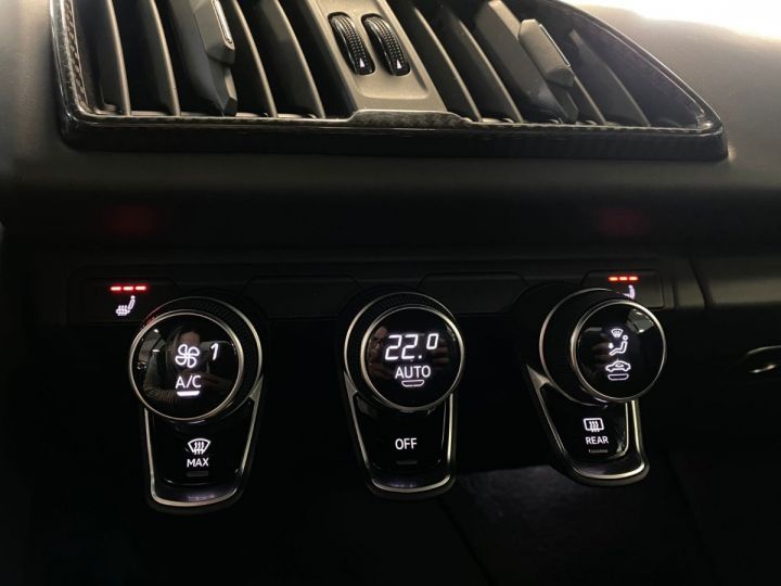 Audi R8 V10 Plus 5.2 FSI 610 Quattro S Tronic Recaro Full Carbon Interieur et exterieur Bang et Olufsen Gris - 10