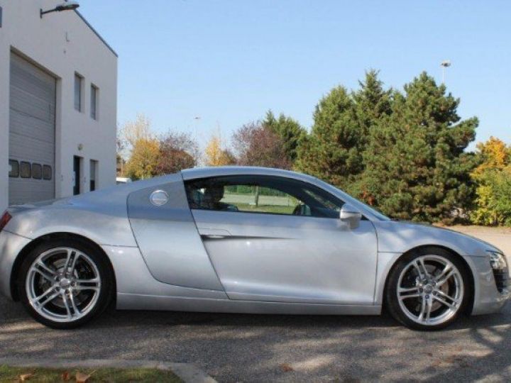 Audi R8 V8 4,2 QUATTRO R-TRONIC 420CV     Essence GRIS ALUMINIUM - 32