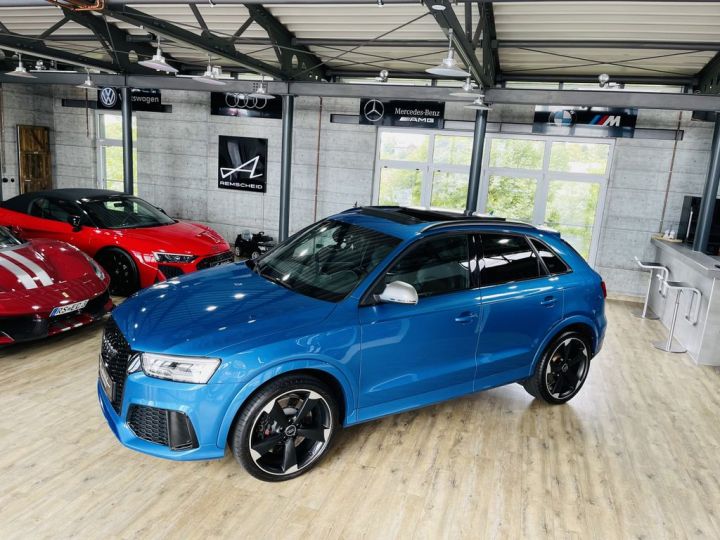 Audi RS Q3 2.5 TFSI Quattro / Toit pano / Attelage / Bose / Garantie 12 mois Bleu - 2