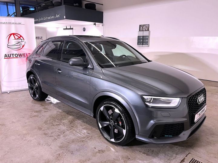 Audi RS Q3 2.5 TFSI Quattro / Toit pano / Attelage / Carbone / Garantie 12 mois Gris métallisé - 1