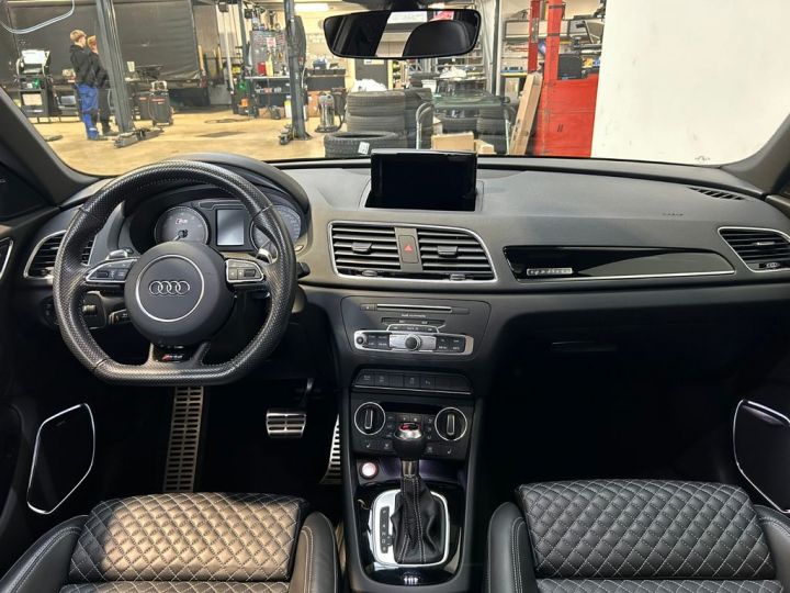 Audi RS Q3 2.5 TFSI Quattro / Toit pano / Bose / Garantie 12 mois Noir - 10
