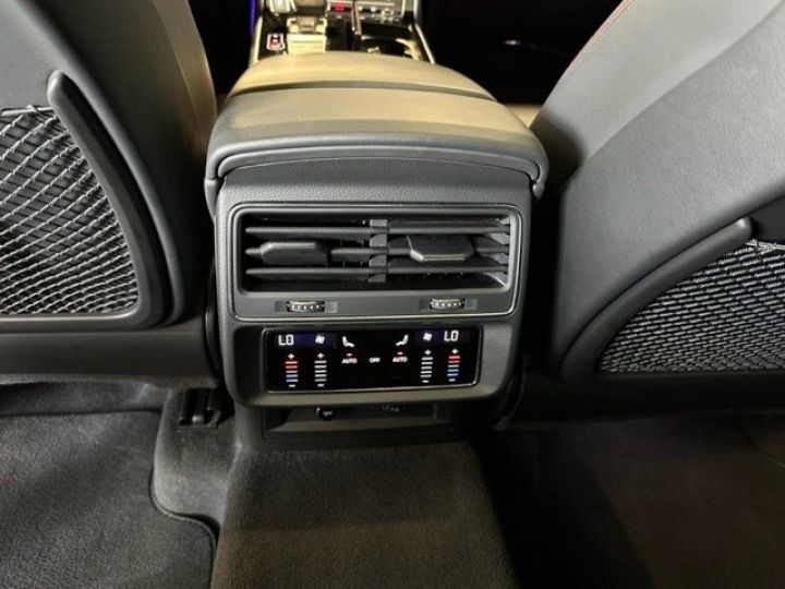 Audi RS Q8 4.0 V8 BITFSI 600CH QUATTRO TIPTRONIC 8 Noir - 10