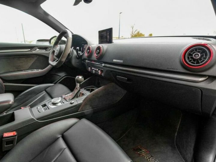 Audi RS3 noire - 6
