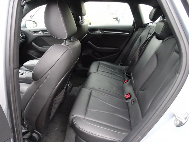Audi RS3 400PS 2.5L SPORTBACK/ Céramique Virtual Cockpit Echap Sport Drive select Apple Car Play argent met - 12