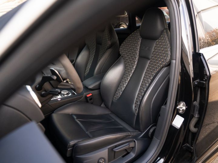 Audi RS3 Berline 2.5 TFSI 400 Ch - 808 €/mois - T.O, Magnetic Ride, Echap. RS, , Sièges RS, Audio B&O, Accès Sans Clé, Matrix LED... - Révisée Et Gar. 12 Mois Noir Mythic Métallisé - 17