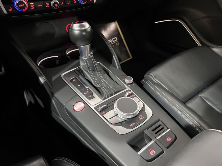Audi RS3 Sportback / B&O / Toit pano / Garantie 12 mois Noir - 10