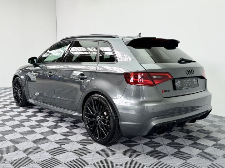 Audi RS3 Sportback / Toit pano / Garantie 12 mois Gris daytona - 3