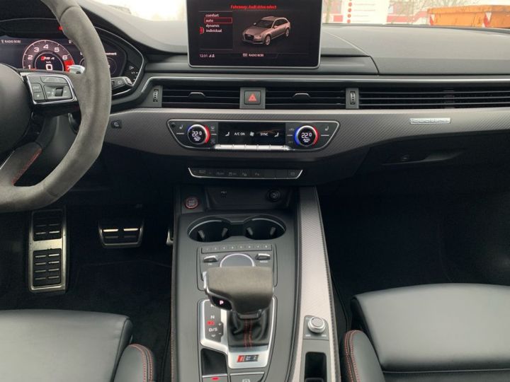 Audi RS4 2.9 TFSI quattro 450 |Carbon | LED I Carbon | Caméra | Pack Dynamic / B&O / Entretien AUDI / Garantie 12 mois Prémium Noire - 13