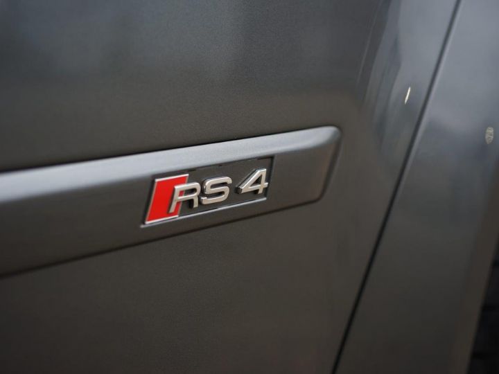 Audi RS4 AUDI RS4 AVANT V8 4.2 FSI 420 CH QUATTRO Boite manuelle - Echappement Supersprint - TO - Bose - Audi Exclusive - Sièges chauffants AV/AR Gris métallisé - 23