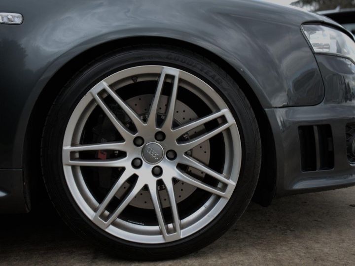 Audi RS4 AUDI RS4 AVANT V8 4.2 FSI 420 CH QUATTRO Boite manuelle - Echappement Supersprint - TO - Bose - Audi Exclusive - Sièges chauffants AV/AR Gris métallisé - 45