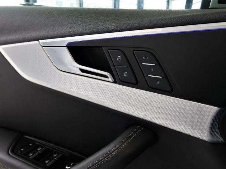 Audi RS4 Avant TFSI Tiptronic - Toit panoramique électrique à l'avant, fixe à l'arrière - Interface multimédia MMI Navigation Plus avec MMI Touch Noir métallisée - 14