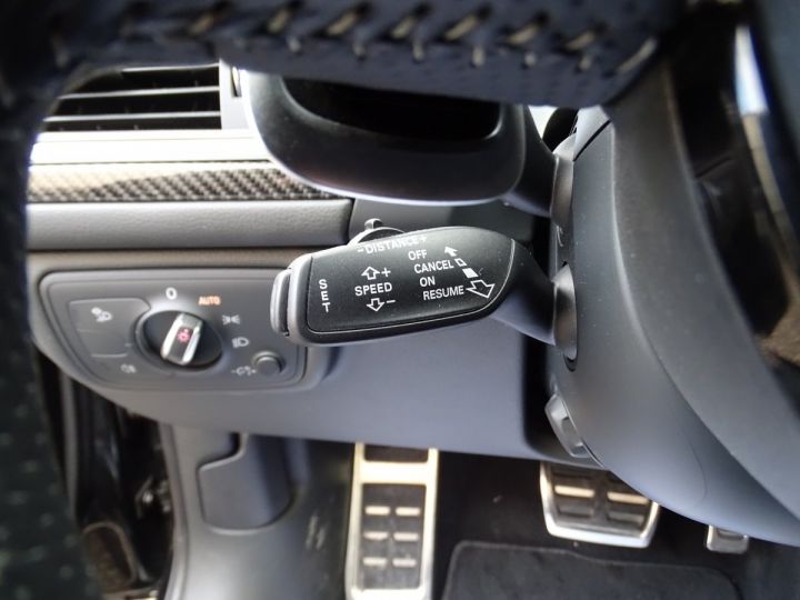 Audi RS6 AVANT 4.0L TFSI Tipt 560Ps / Jtes 21 PDC + Cameras 360 Echap Sport .... noir metallisé - 21
