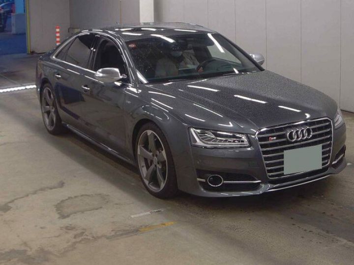 Audi S8  - 1