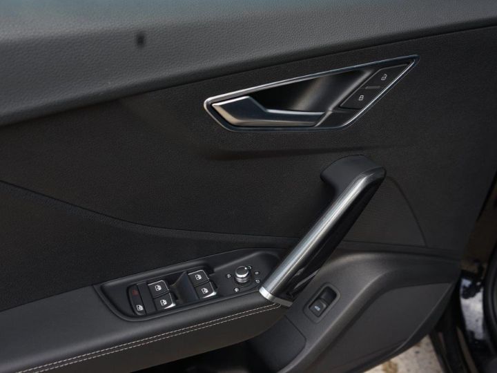 Audi SQ2 BLACK EDITION 300CH - TOIT OUVRANT Noir - 39