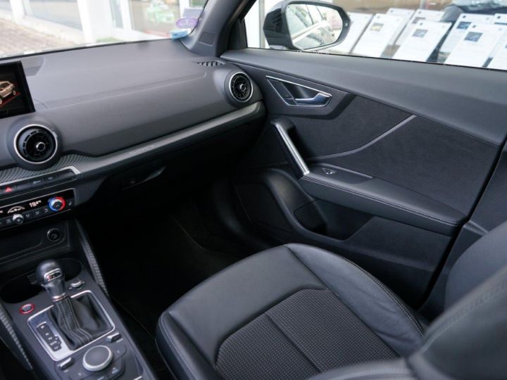 Audi SQ2 BLACK EDITION 300CH - TOIT OUVRANT Noir - 23